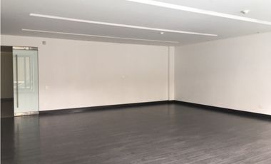 ARRIENDO EXCELENTE APARTAMENTO EN NOGAL CON  LINDA TERRAZA de 70 MTS