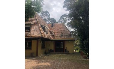 Vendo Hermosa Casa en el hato k7 vía la Calera