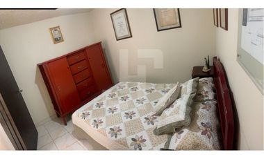 VENDO CASA DE 3 PISOS CERCA AL CENTRO