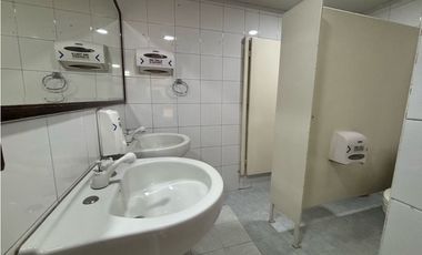 ARRIENDO / VENTA OFICINA 246m2 OBRA BLANCA CRA 11 CHICO