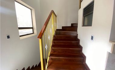 Oportunidad, vendo linda casa , con renta adicional