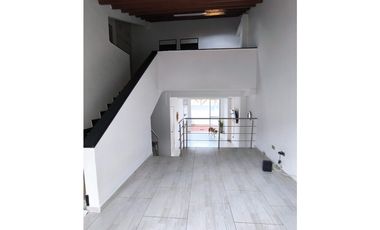SE VENDE CASA  REMODELADA CERCA EN LA  AVENIDA SUR