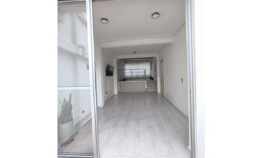 SE VENDE CASA  REMODELADA CERCA EN LA  AVENIDA SUR