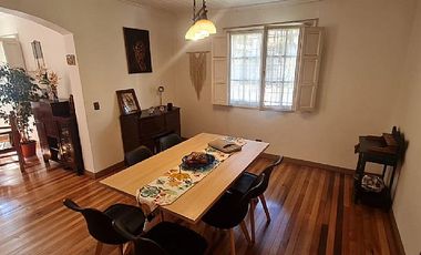 PRECIOSA CASA CON GRAN TERRENO, MUY ILUMINADA
