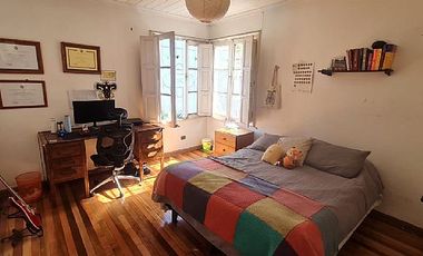 PRECIOSA CASA CON GRAN TERRENO, MUY ILUMINADA