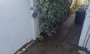 PRECIOSA CASA CON GRAN TERRENO, MUY ILUMINADA
