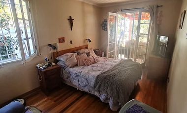 PRECIOSA CASA CON GRAN TERRENO, MUY ILUMINADA