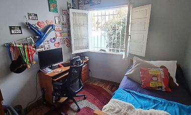 PRECIOSA CASA CON GRAN TERRENO, MUY ILUMINADA