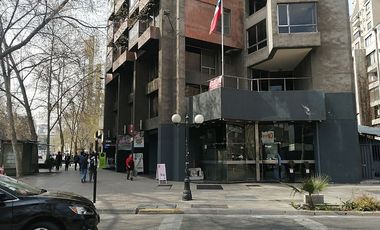 PROVIDENCIA / METRO LOS LEONES