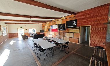 CASA EN PARCELA DE 8.400M2 A SÓLO 5KM DEL CENTRO