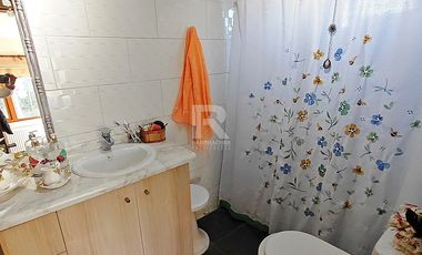 CASA EN PARCELA DE 8.400M2 A SÓLO 5KM DEL CENTRO