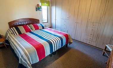 CASA EN PARCELA DE 8.400M2 A SÓLO 5KM DEL CENTRO