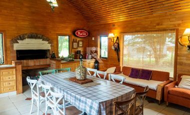 HERMOSA CASA EN CONDOMINIO A SÓLO 6KM DEL CENTRO