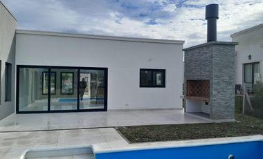Casa a estrenar en Barrio Rumenco Joven.
