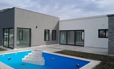 Casa a estrenar en Barrio Rumenco Joven.