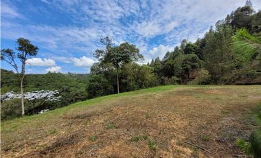 Venta de Lote en Unidad Cerrada en Retiro sector los Salados