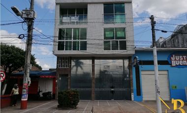 EDIFICIO EMPRESARIAL Y COMERCIAL  UBICADO EN EL CENTRO YOPAL.