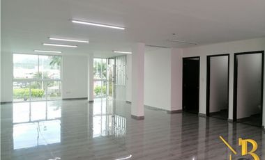 EDIFICIO EMPRESARIAL Y COMERCIAL  UBICADO EN EL CENTRO YOPAL.