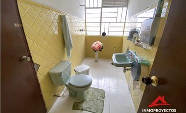 Casa-lote comercial sobre la avenida 30 de agosto, Pereira