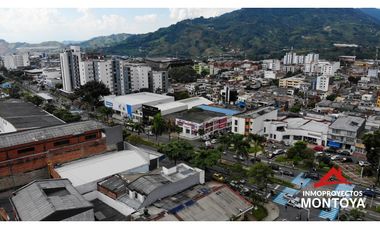 Casa-lote comercial sobre la avenida 30 de agosto, Pereira