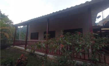 Se vende casa lote de 720 M2 con casa, en 350 mill en La Mesa Cund Col