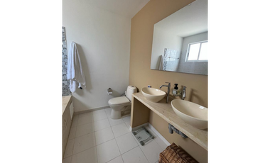 Se vende apartamento dúplex de 118 M2 en 340 Mill en La Mesa Cund, COL