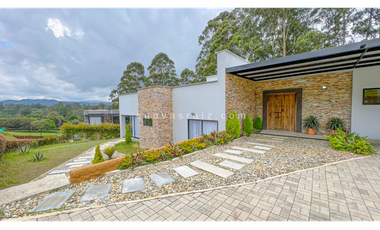 Casa Campestre en Parcelación Vía San Antonio - La Ceja