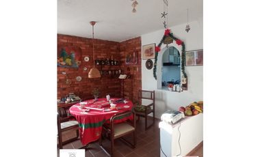 Se vende casa urbana en La Mesa Cund, de 450 M2 en 685 mill.
