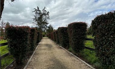 Casa con lote en venta en Los Pinos Club de Polo