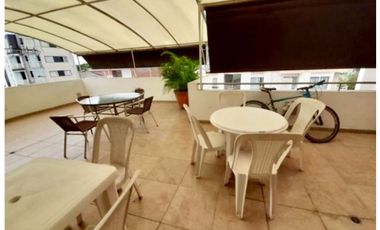 Casa esquinera de tres pisos en venta - Barrio Las Mercedes Palmira