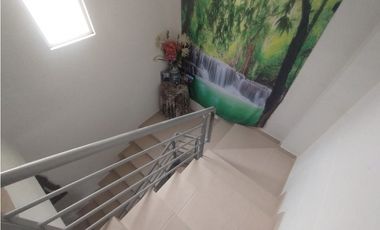Se vende casa urbana de 133 M2 en 438 mill en La Mesa Cund, COL