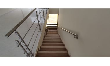 Se vende casa de 180 M2 en 490 mill en La Mesa Cund, COL