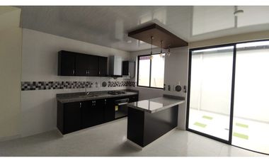 Se vende casa de 180 M2 en 490 mill en La Mesa Cund, COL