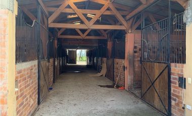 Venta casa con caballerizas en Mosquera