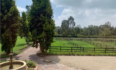 Venta casa con caballerizas en Mosquera