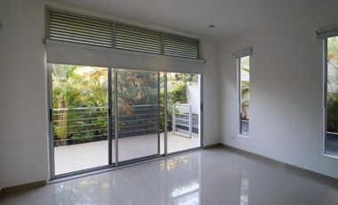 MBF102 Vendo Preciosa Casa en LA MESA