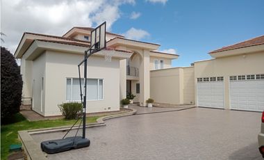 San Simon Guaymaral, arriendo. 550 M