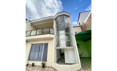 Vendo amplia casa con jacuzzi en villeta