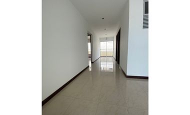 Vendo amplia casa con jacuzzi en villeta