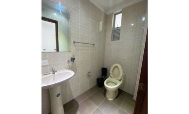 Vendo amplia casa con jacuzzi en villeta
