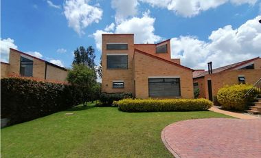 CASA EN VENTA CAJICA