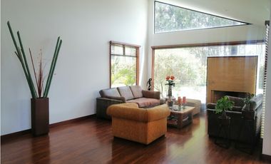 CASA EN VENTA CAJICA