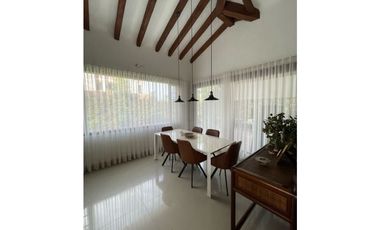 Se vende casa campestre en condominio en La Ceja