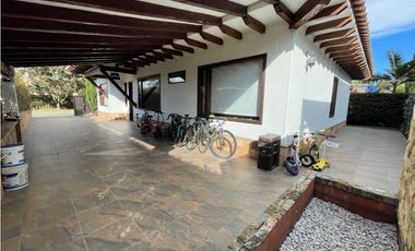 Se vende casa campestre en condominio en La Ceja