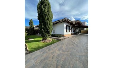 Se vende casa campestre en condominio en La Ceja