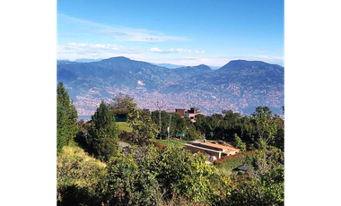 Lote  en Santa Elena con linda vista hacia  el Poblado -Medellin