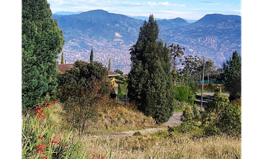 Lote  en Santa Elena con linda vista hacia  el Poblado -Medellin