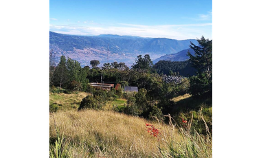 Lote  en Santa Elena con linda vista hacia  el Poblado -Medellin
