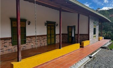 FINCA GUARNE CASA COLONIAL ANTIOQUEÑA VEREDA SAN JOSE