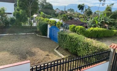 Se vende lote con construcción de 550 M2 en 350 mill en La Mesa Cund